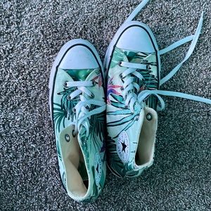 Tropical print converse